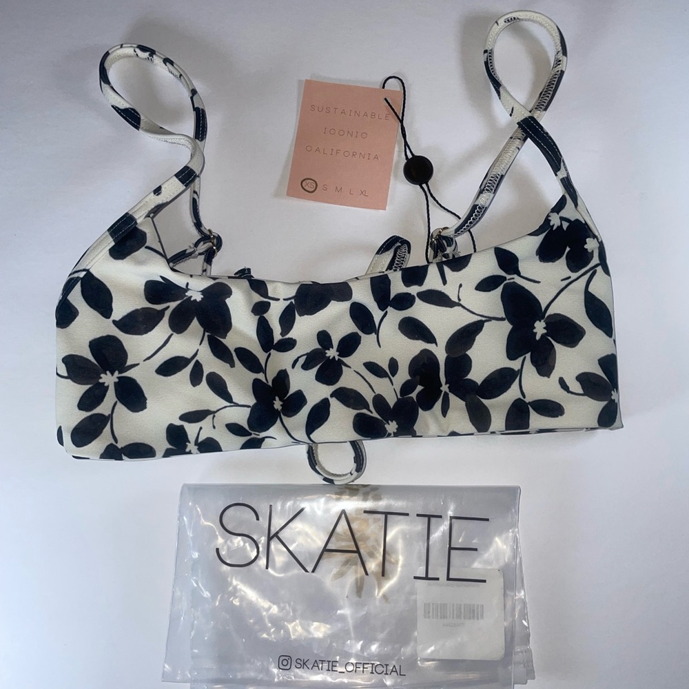 Skatie Black and White‎ Maddie Greenwich Floral Bikini Top